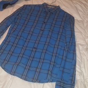 American Eagle Button up